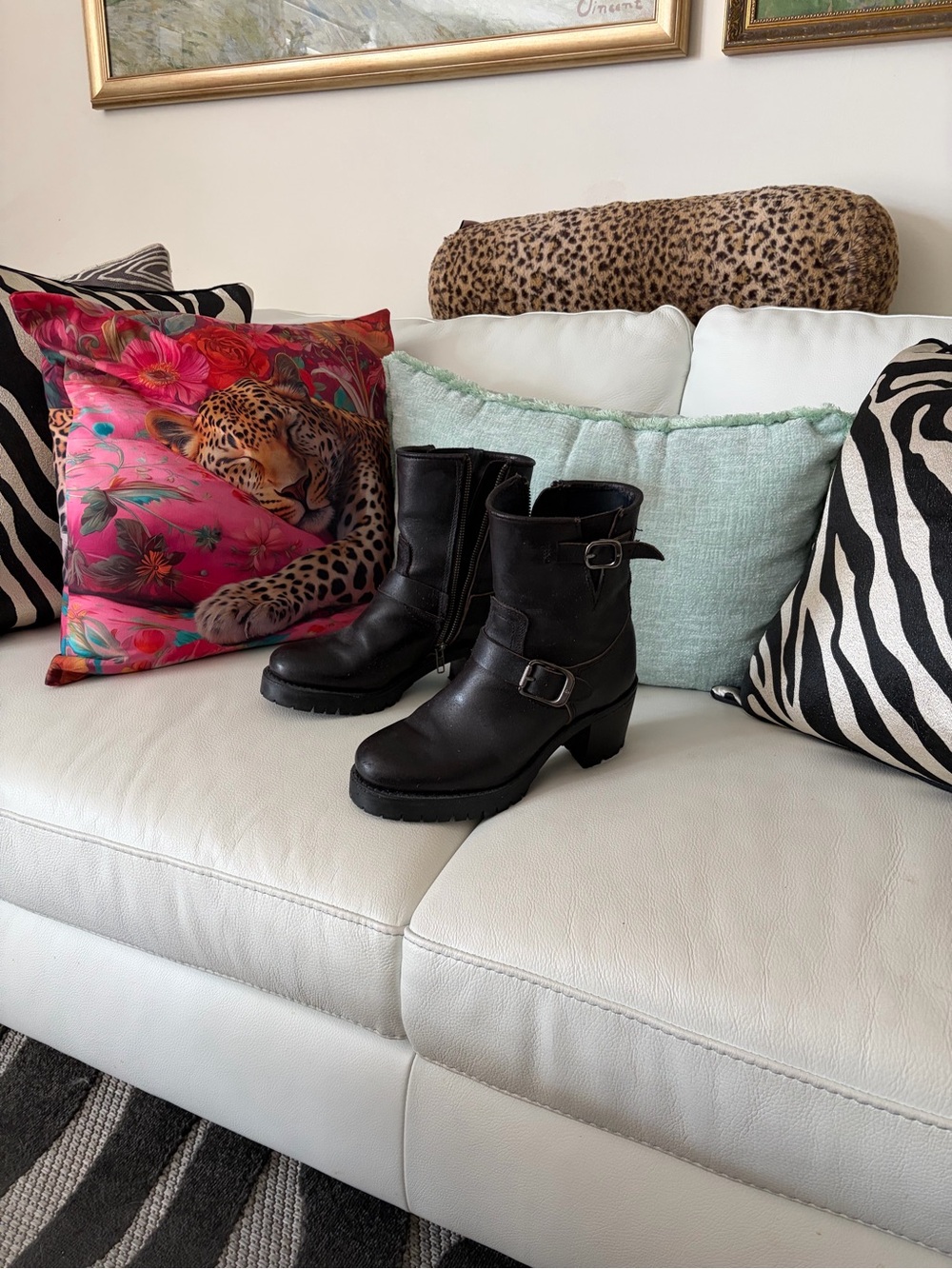 GORGEOUS FRYE Black Leather Buckle Mid-Calf Boots